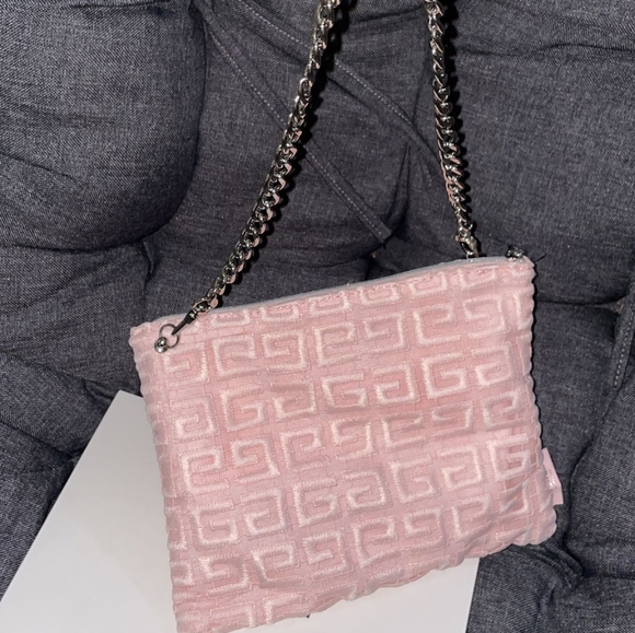 Givenchy - Picture 8 of 16